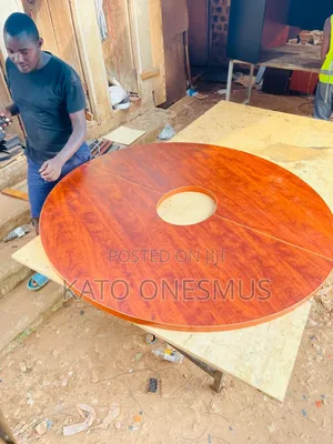 Round Shaped Board Room