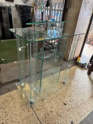 A Clear Snow White Platform