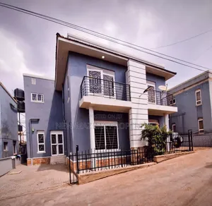 4bdrm Duplex in Kira Mamerito Rd, Central Division for sale