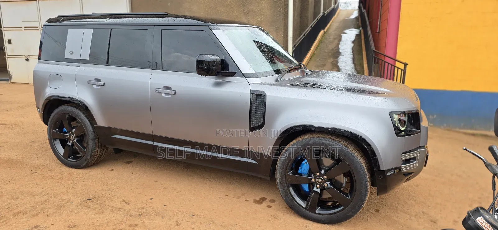 Land Rover Defender 2023 Gray