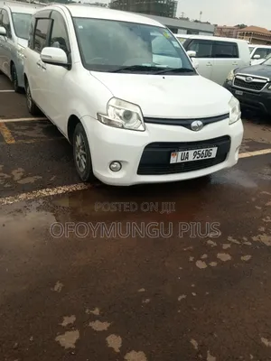 Toyota Sienta 2012 White