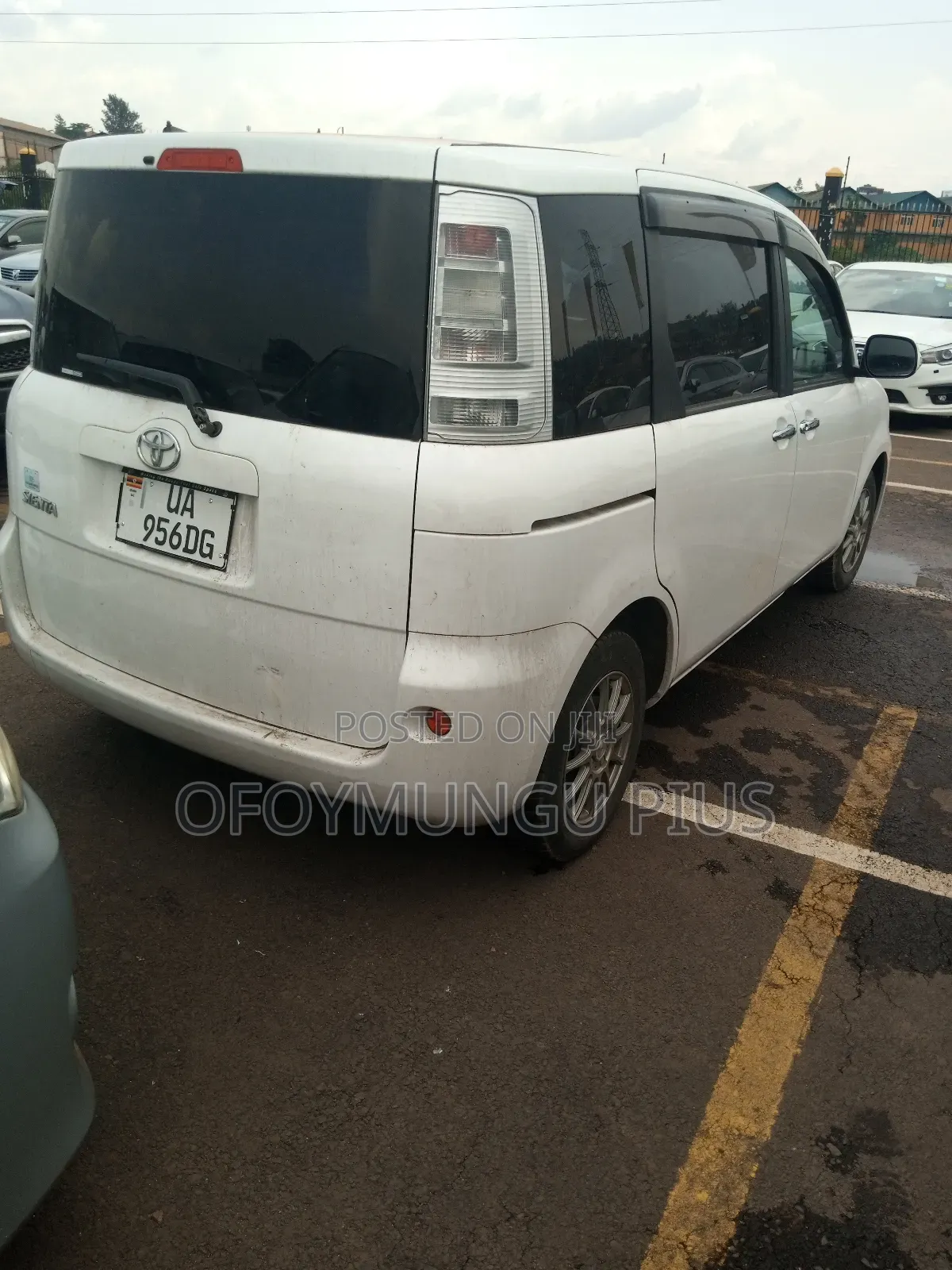 Toyota Sienta 2012 White