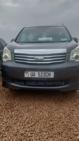 Toyota Noah Rental/Hire Cars Airport Pick-Up Low Fuel Consumption 6