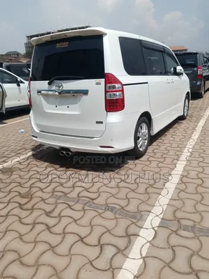 Toyota Noah 2013 White