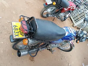 Bajaj Boxer 100 2013 Red