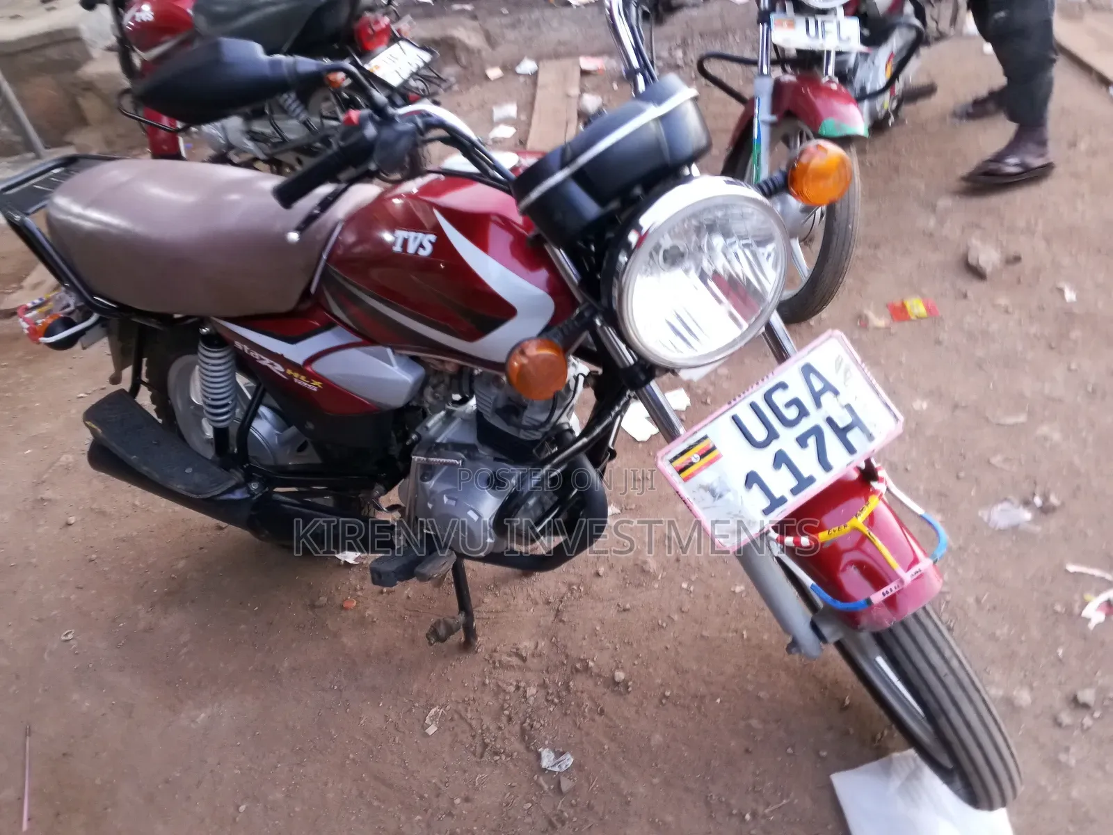 TVS HLX 125 2020 Red