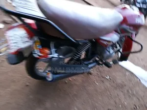 TVS HLX 125 2020 Red