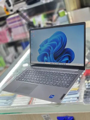 Laptop Lenovo ThinkBook 15 16GB Intel Core I7 HDD+SSD 512GB