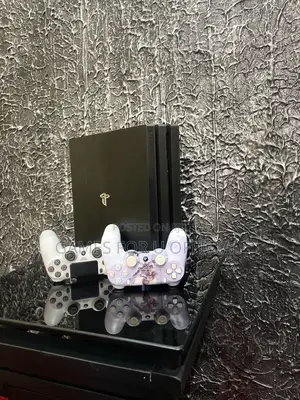 Ps4 Pro Console 2 Pads  1tb 4k Uk