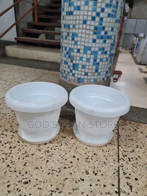 Basic Plastic Flower Pots White