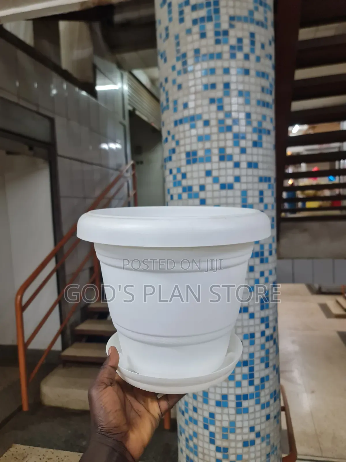 Basic Plastic Flower Pots White