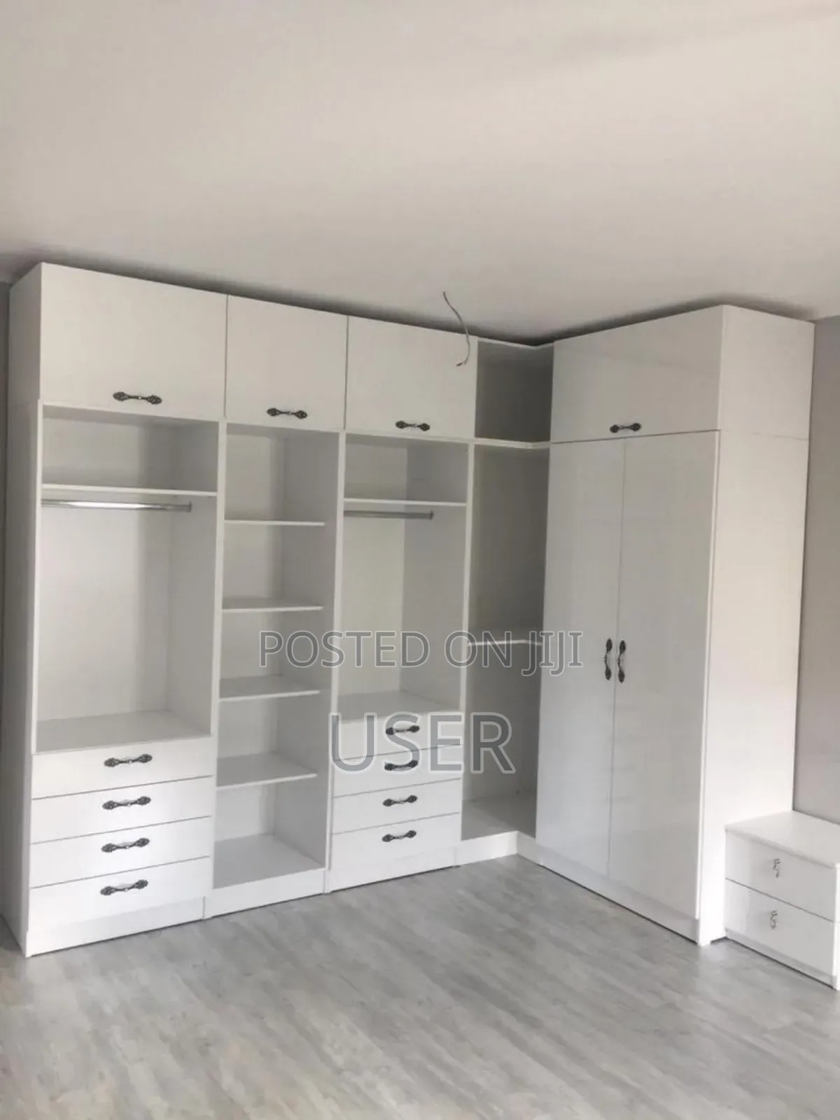 Modern Walking Closet Per Metre Call Us On