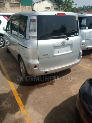 Toyota Sienta 2013 Silver
