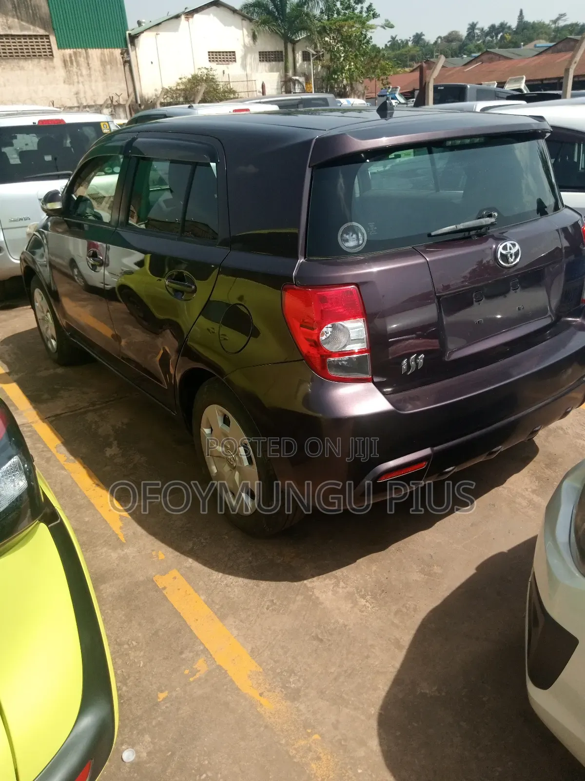 Toyota IST 2014 Maroon