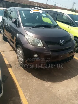 Toyota IST 2014 Maroon