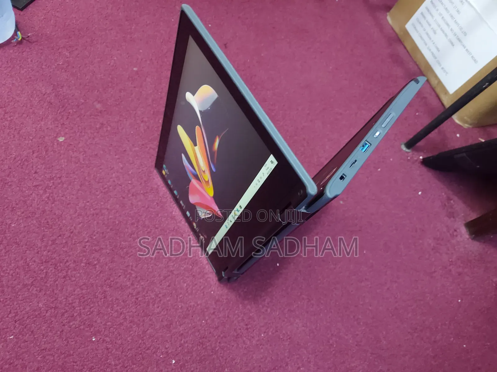 Laptop Lenovo 300e 4GB Intel Celeron SSD 60GB