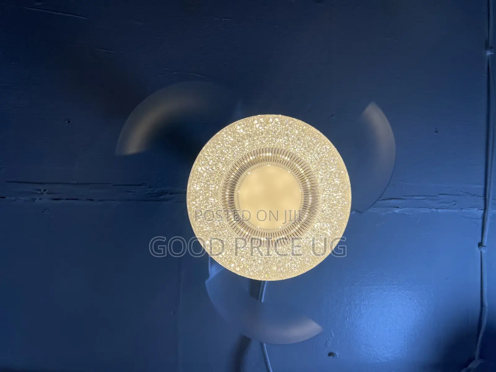 Ultra Quiet Bulb Fan With Propellers
