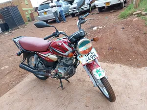 TVS HLX 125 2021 Red