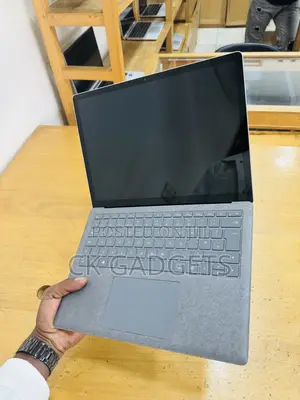 New Laptop Microsoft Surface Book 3 8GB Intel Core I7 SSD 256GB