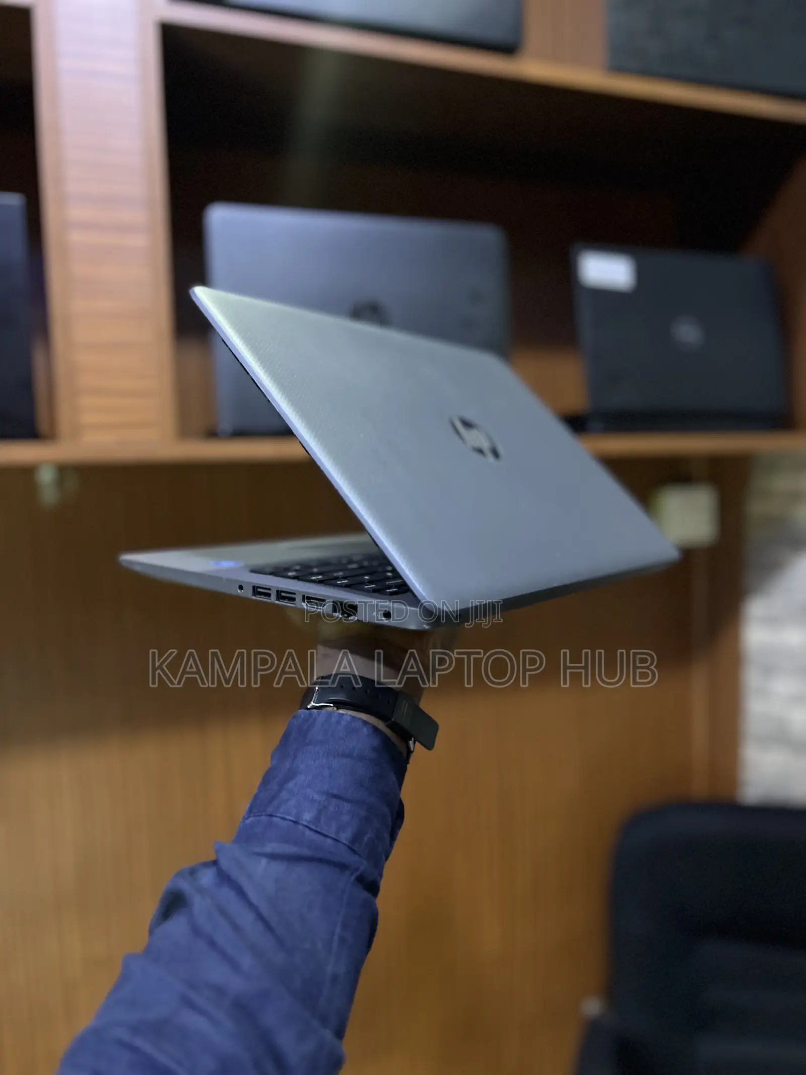 Laptop HP 240 G7 4GB Intel Celeron HDD+SSD 256GB