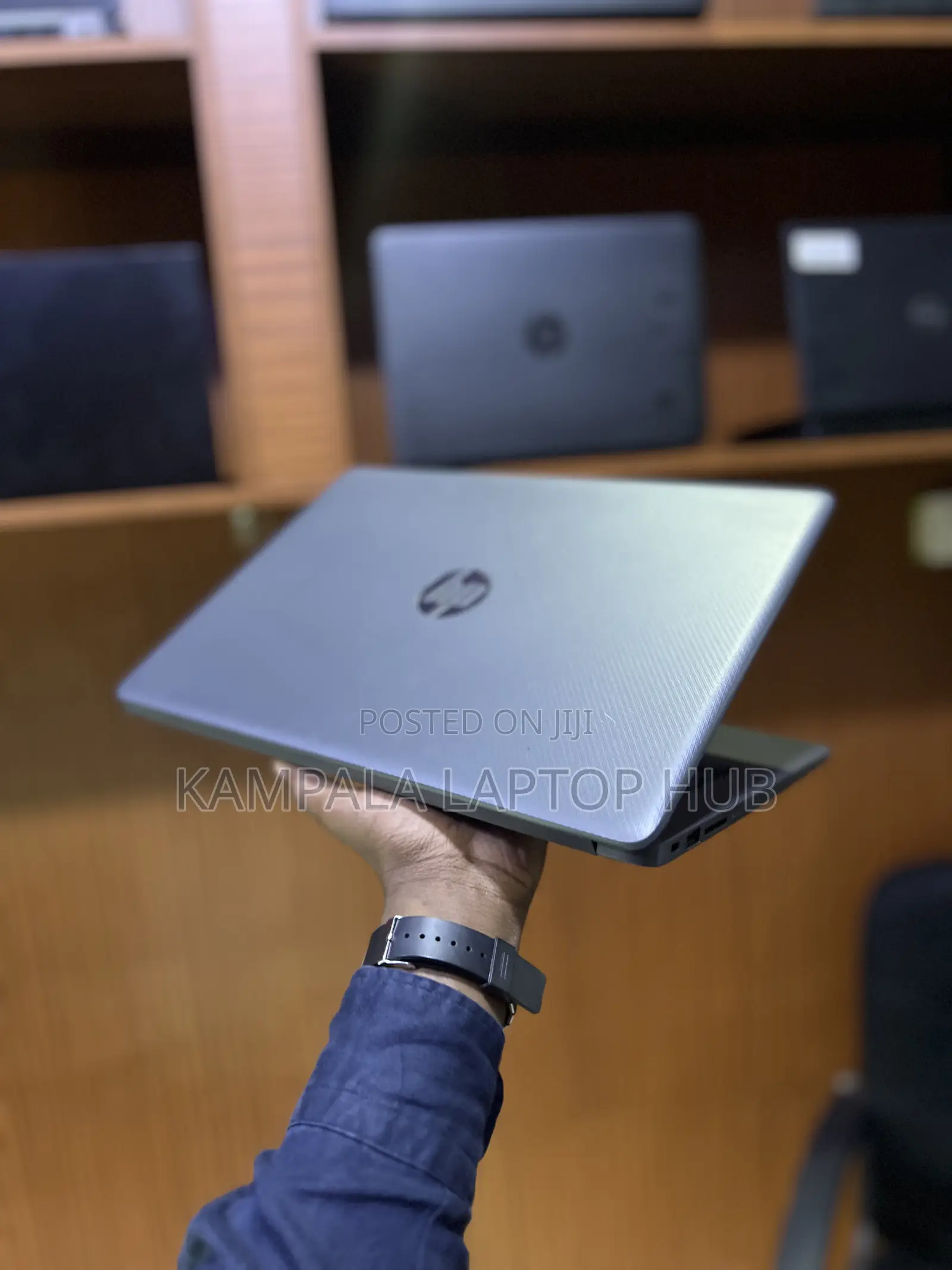 Laptop HP 240 G7 4GB Intel Celeron HDD+SSD 256GB