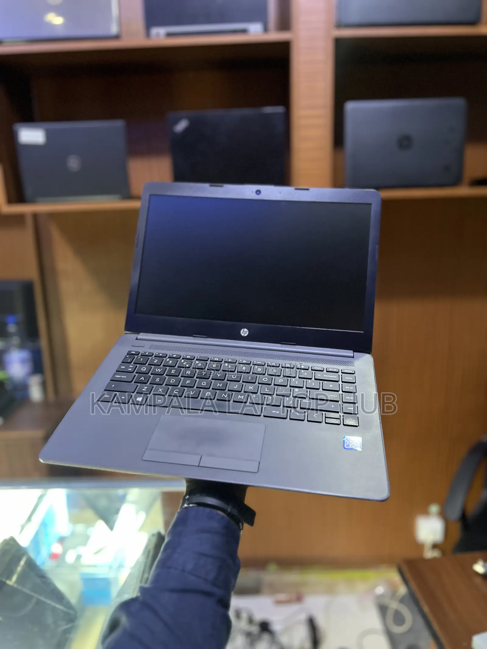 New Laptop HP 240 G7 4GB Intel Core I3 SSD 256GB