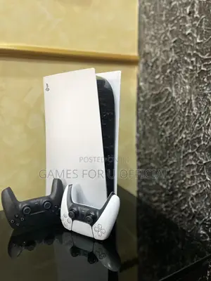 Ps5 Standard Console 2 Pads Uk White
