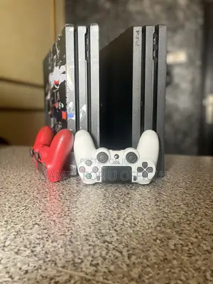 Ps4 Pro Console Chipped 15 Games 1 Pad