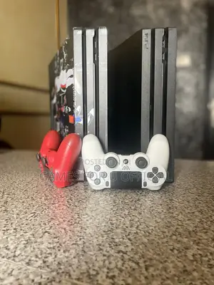 Ps4 Pro Console 1tb 1 Pad Chipped 20 Games