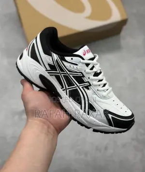 New Classic White/Black Asics Gel-170tr Lifestyle Sneakers