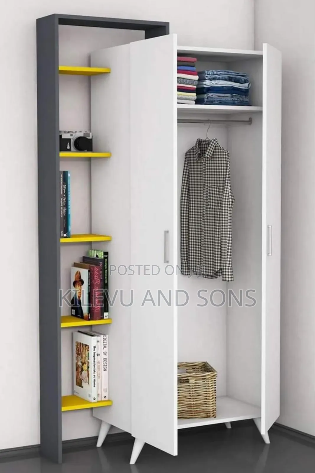 Simple Closet, Wardrobe
