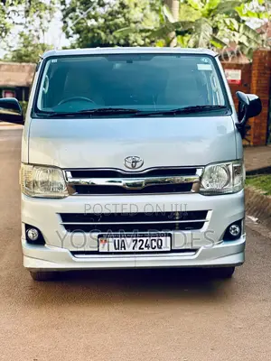 Toyota HiAce 2012 Silver