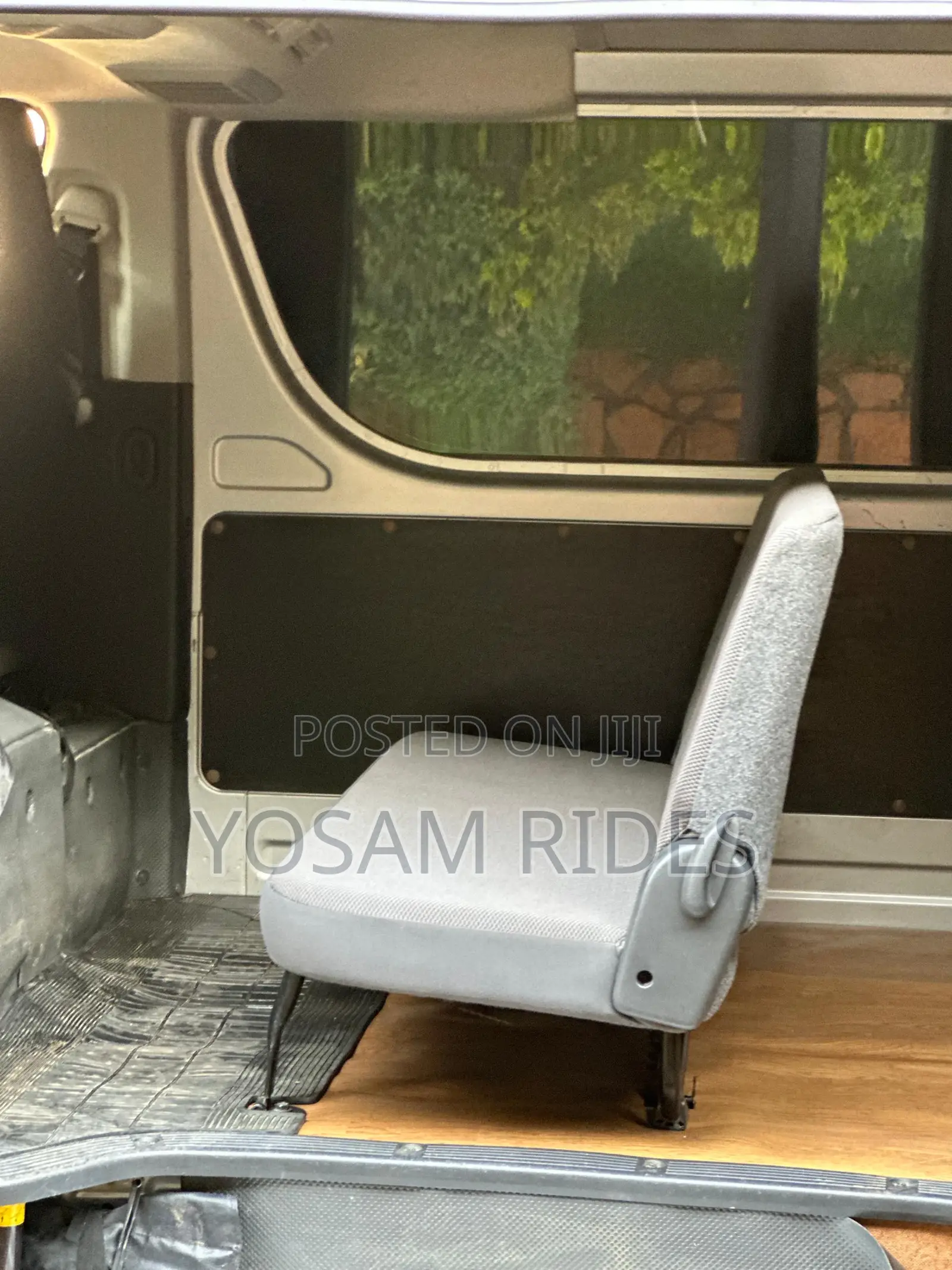 Toyota HiAce 2012 Silver