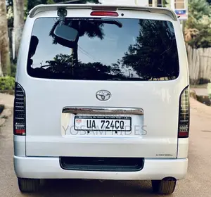 Toyota HiAce 2012 Silver