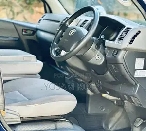 Toyota HiAce 2010 Blue