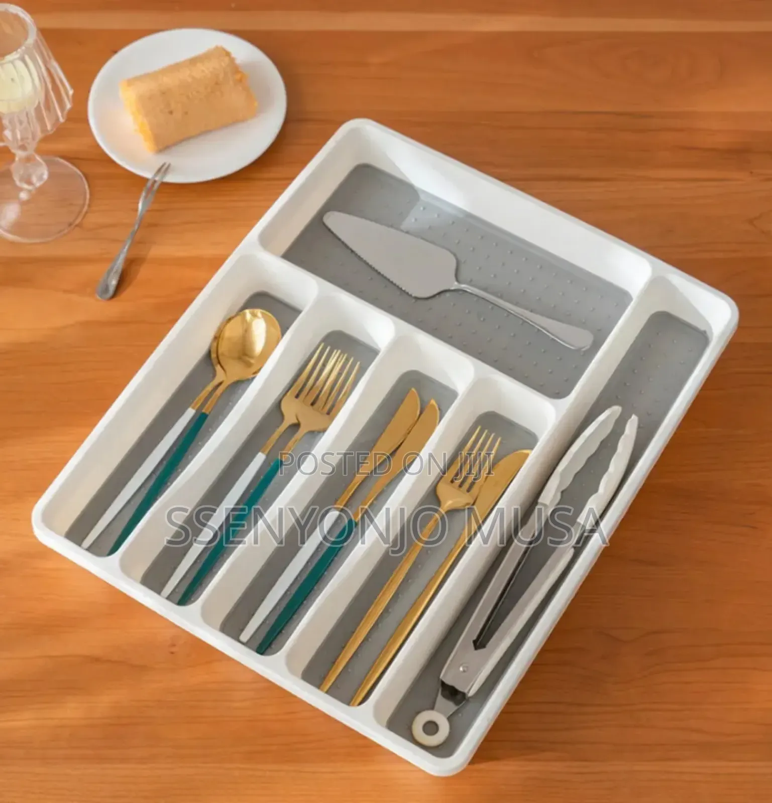 Expandable Cutlerytray Durable Drawer/Table Organizer,Green