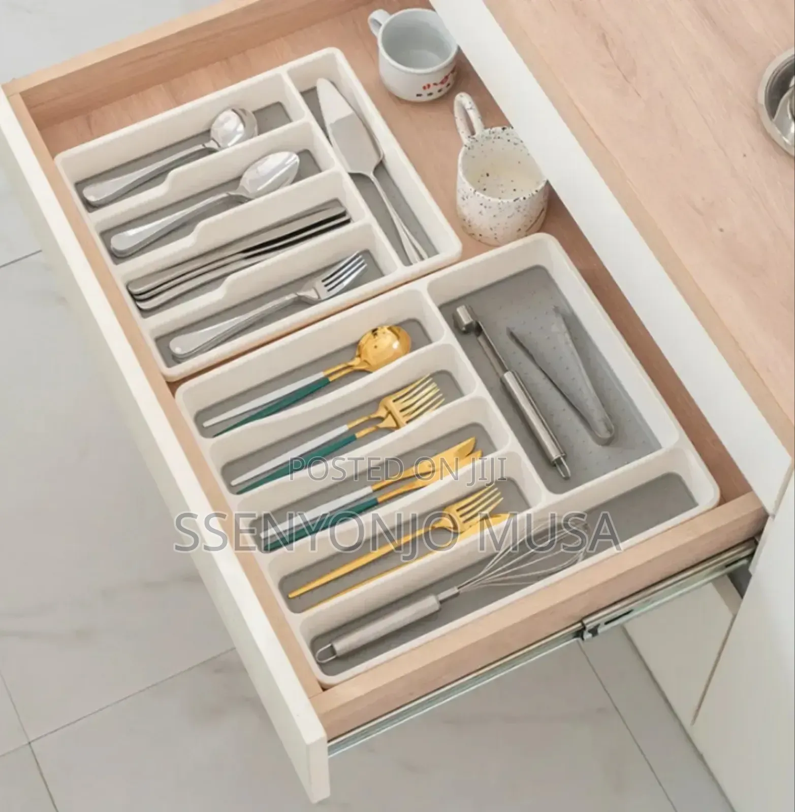 Expandable Cutlerytray Durable Drawer/Table Organizer,Green