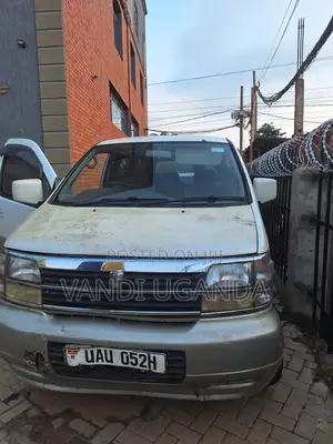 Nissan Elgrand 3.3 1997 Silver