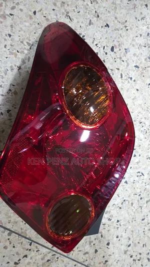 Toyota Ist 2002 - 2005 Taillamps