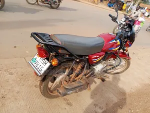 Bajaj Boxer 125 2022 Red
