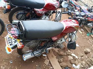 Bajaj Boxer 100 2019 Red