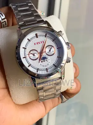 Men's Quartz Analog Watch With a Silver-Tone Stainless Steel