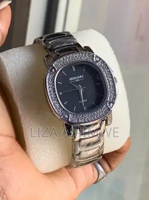Bogaki Quartz Women's Watch With a Silver-Tone Stainless Steel