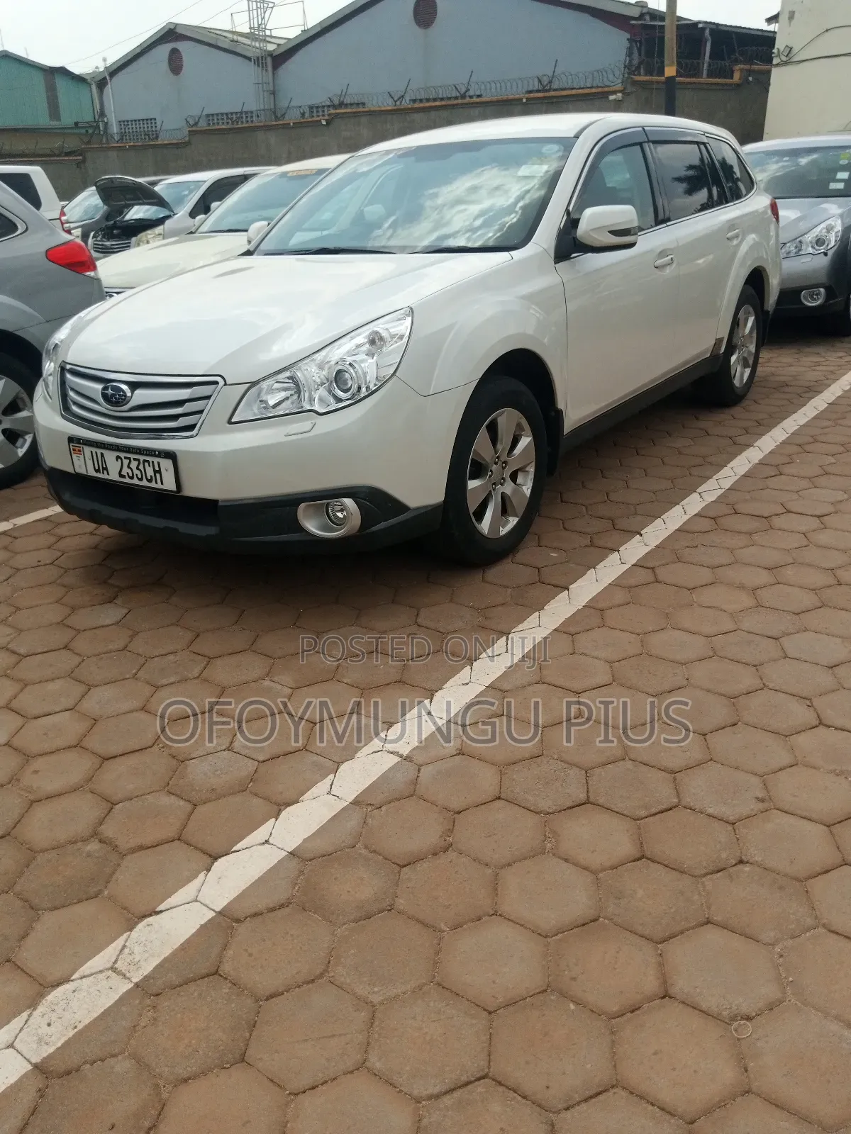 Subaru Outback 2011 White