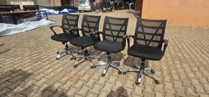 5pcs of Mid-Back Strong Mesh Chairs