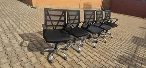 5pcs of Mid-Back Strong Mesh Chairs