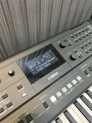 Yamaha Psr E483