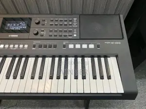 Yamaha Psr E483