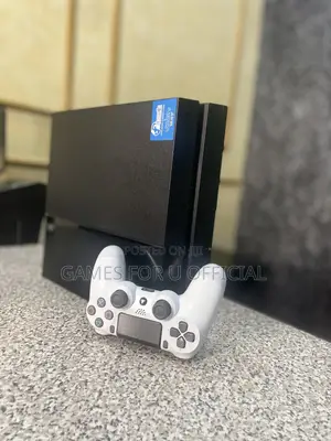 Ps4 Standard Console Chipped 10 Games 1 Pad