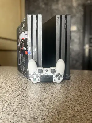 Ps4 Pro Console Chipped 1 Pad 10 Games 1tb